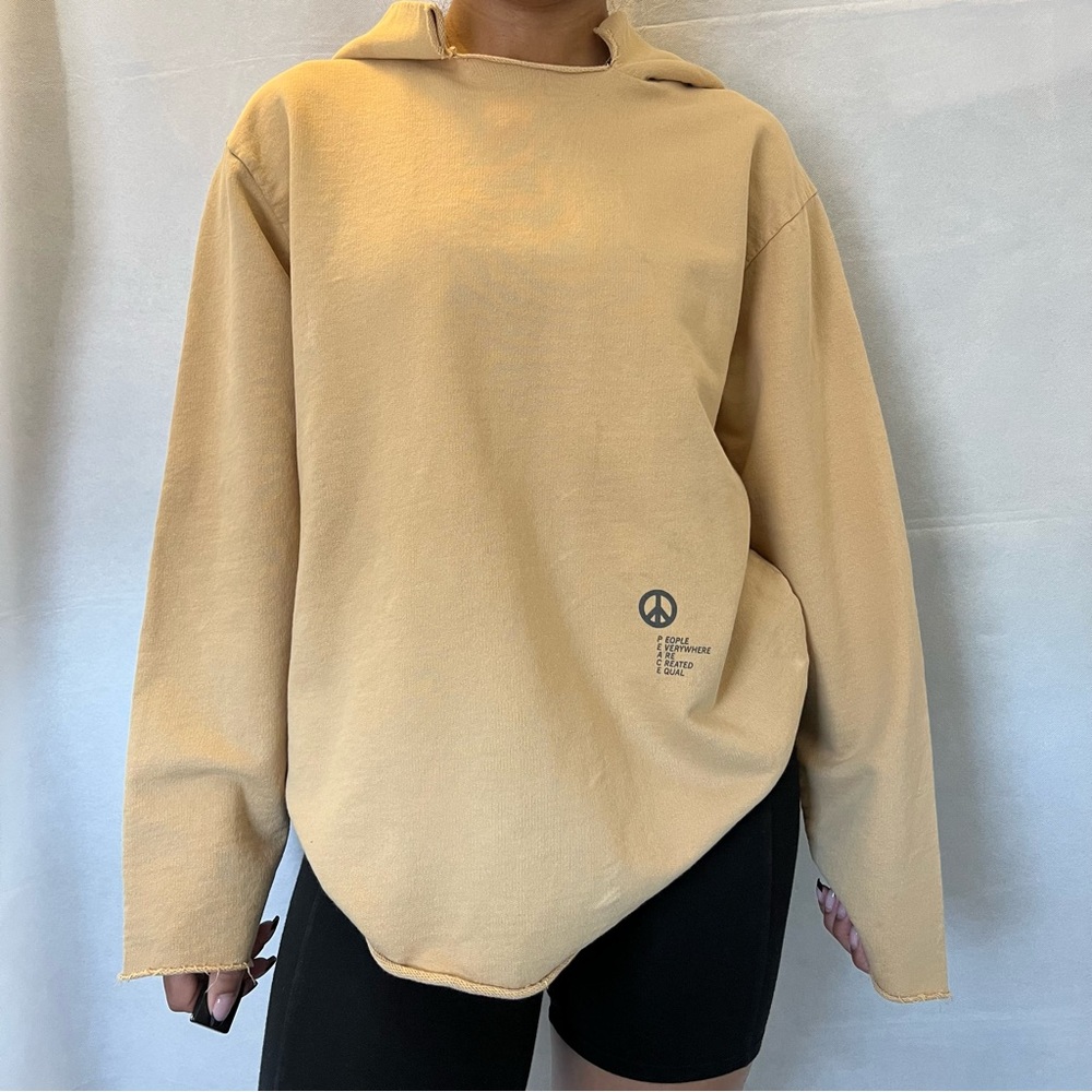 COMMONWEALTH HOODIE